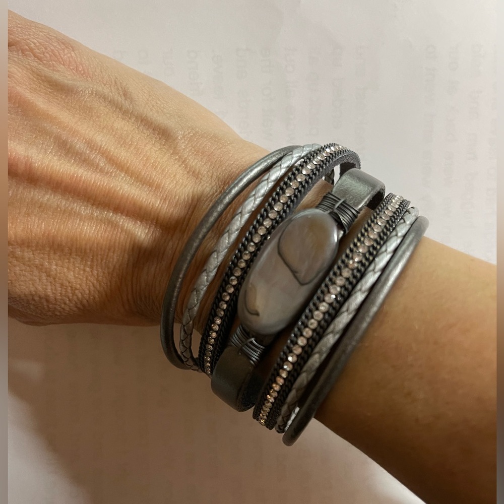 NEW leather bracelet with rhinestones and a large silver stone.